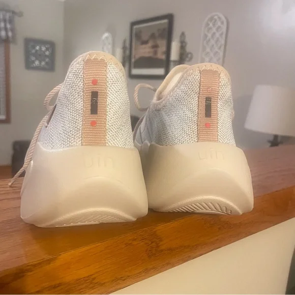 UIN Cream and Gray Sneakers - Picture 5 of 9